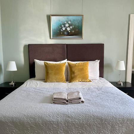 Acorn House Каландър Екстериор снимка
